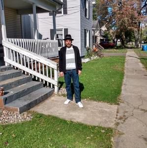 Meet your Posher, Anibal